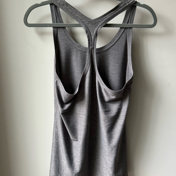 Lululemon grey racerback tank size 10 - Picture 3 of 5